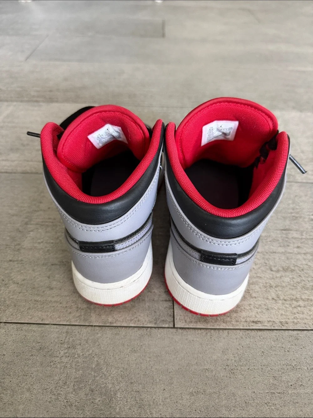 Nike Air Jordan 1 Mid Smoke Grey Gym Red GS Youth Size 4.5Y
